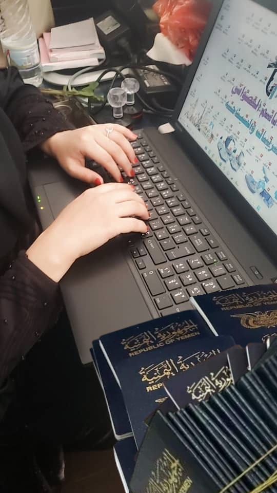 صورة من معرض مكاتب باسم العصواني