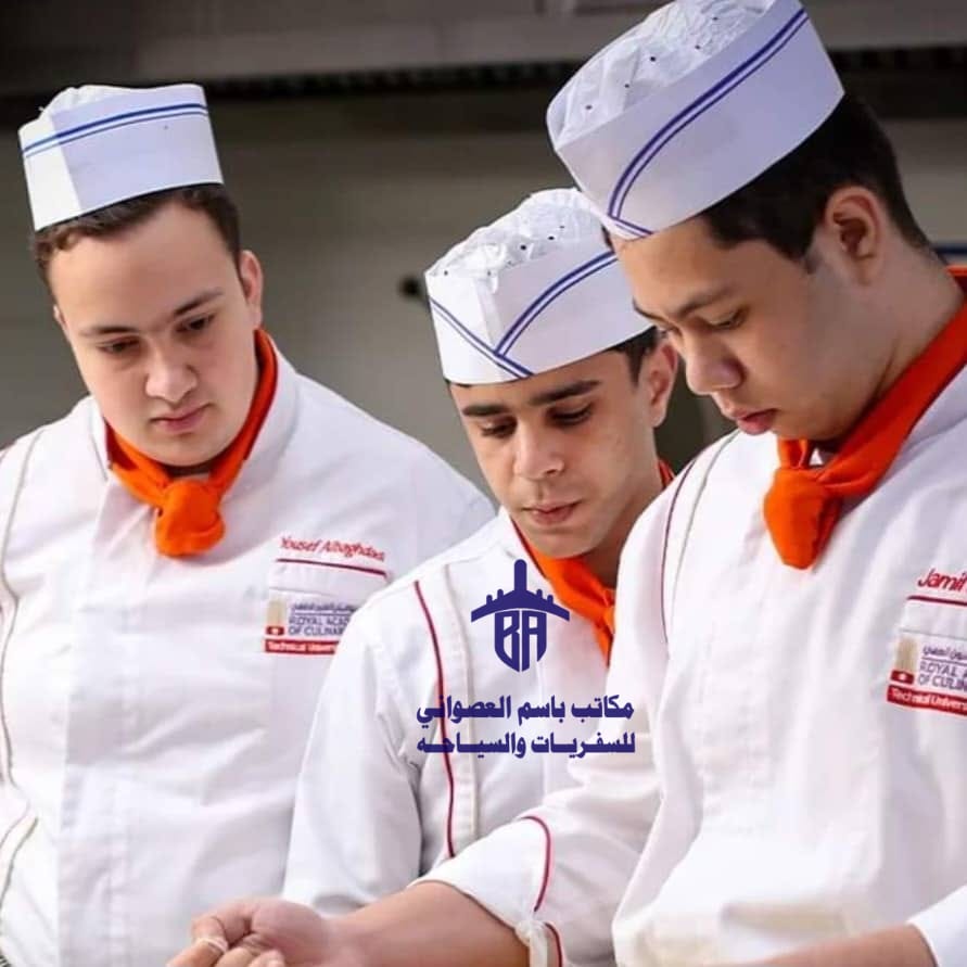 صورة من معرض مكاتب باسم العصواني