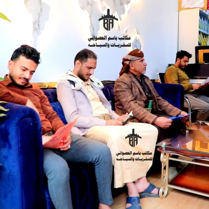 صورة من معرض مكاتب باسم العصواني